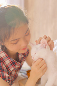 公交车上插妹子妹子配合