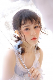 香含玉女峰头露